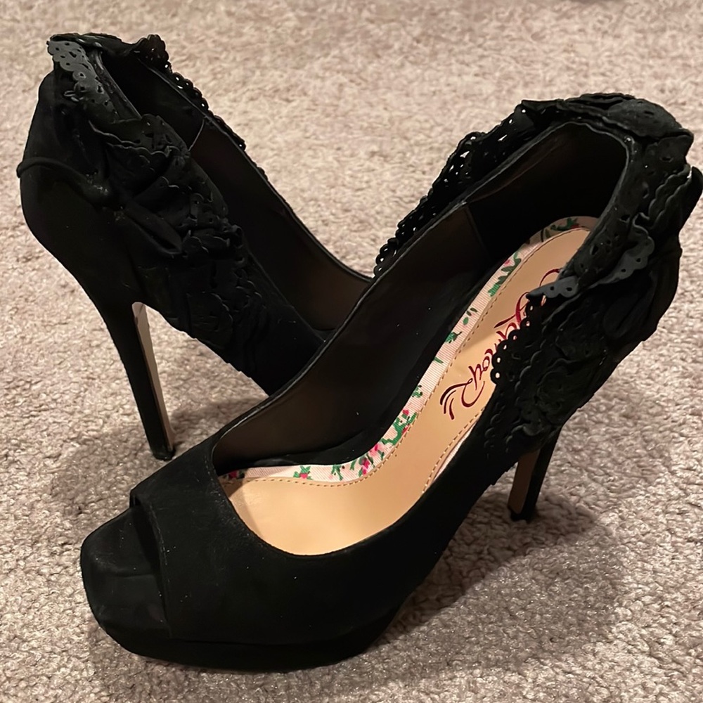 Cece Lamour Kelsy Leather Suede Ruffle Heel Platform Pumps Square Open Toe 6 Blk
